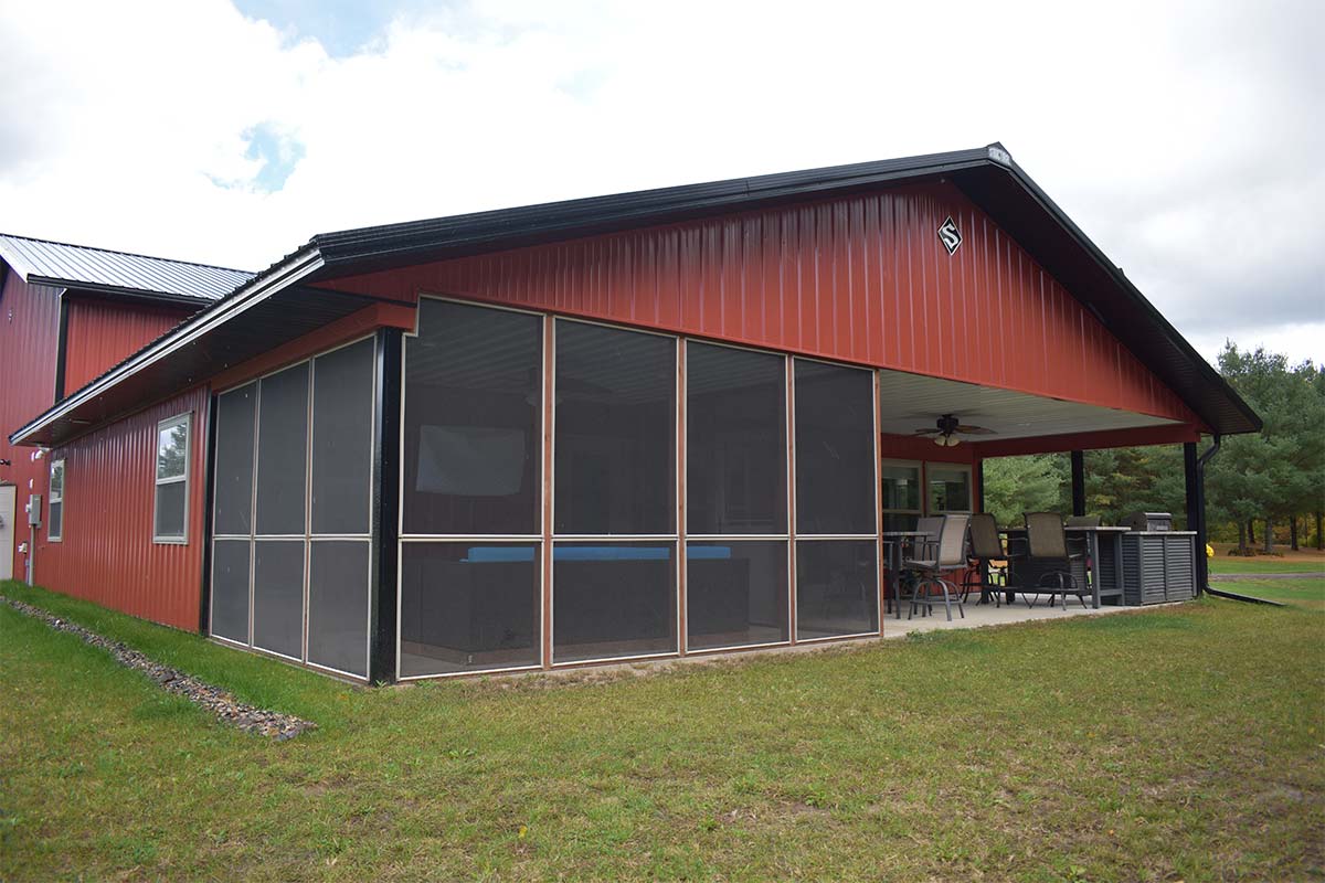Barndominium Outdoor Living Patio Red 01
