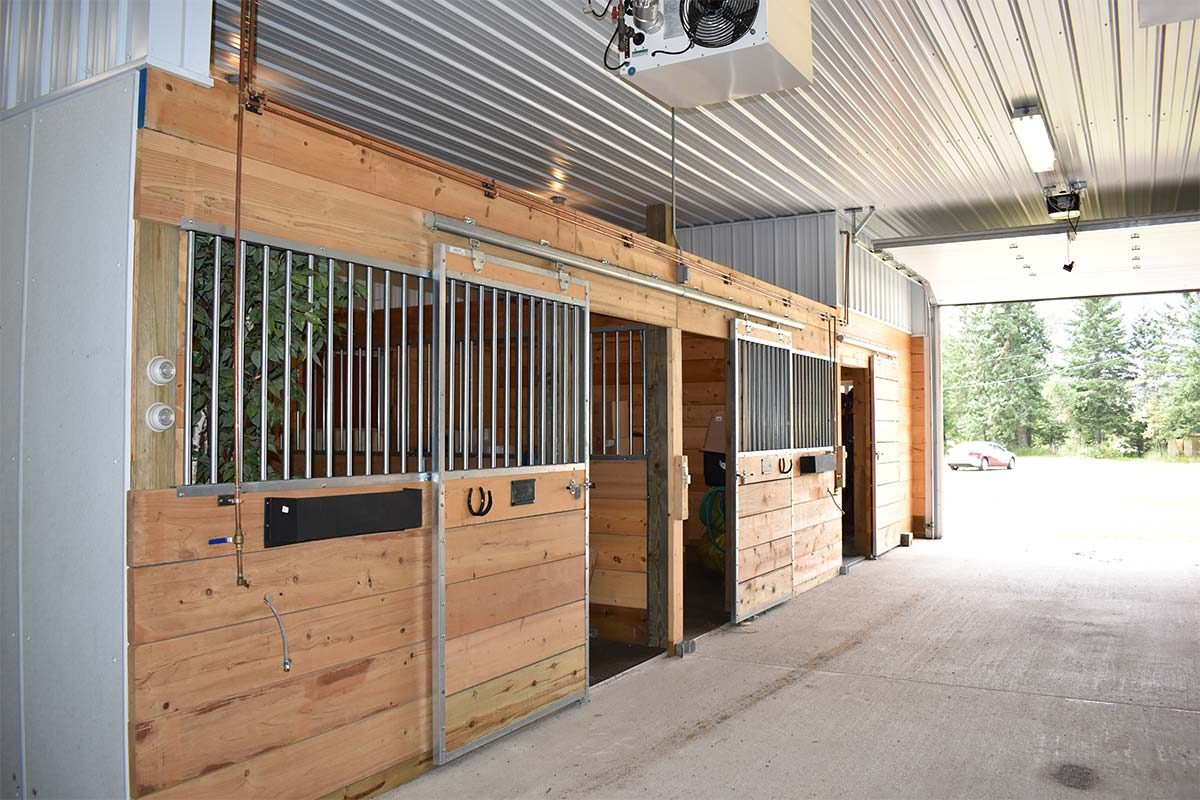 Cross Lake MN Underbrink Equestrian Stall Barn Post Frame 001
