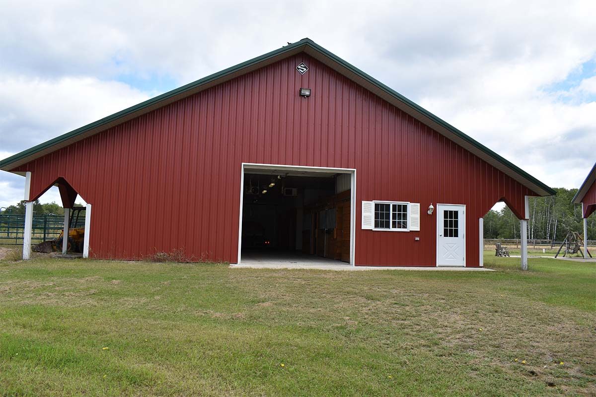 Cross Lake MN Underbrink Equestrian Stall Barn Post Frame 004