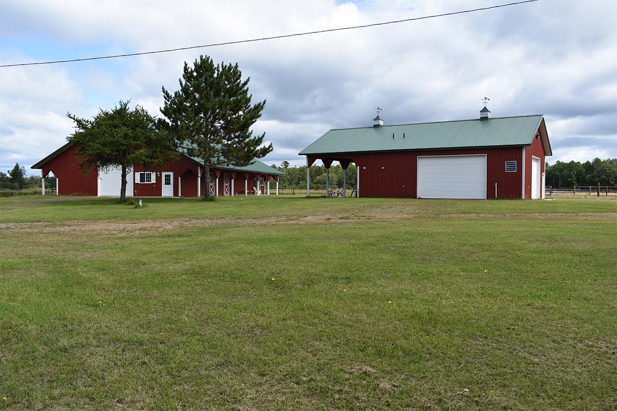 Cross Lake MN Underbrink Equestrian Stall Barn Post Frame 005
