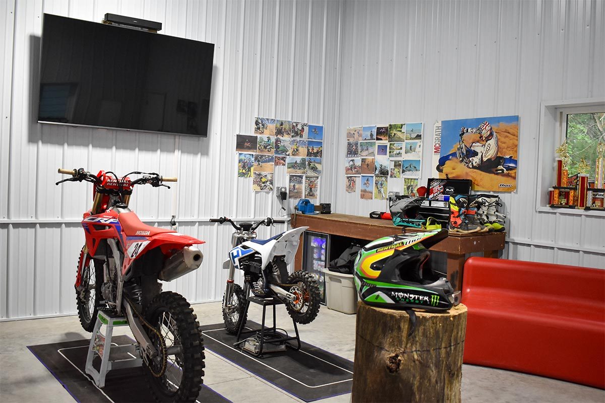 Rockys Race Shop Big Lake MN Residential Post Frame Garage 6